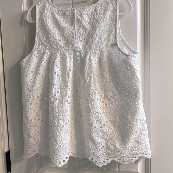 Evereve White Eyelet Sleeveless Top - Picture 3 of 10